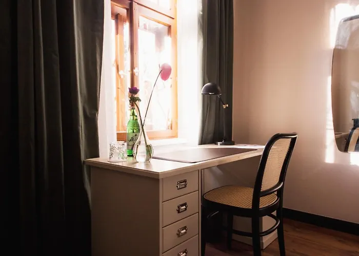 Готель типу "ліжко та сніданок" Oak House - Boutique Near Meidling Station