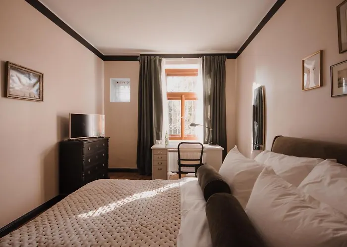 Oak House - Boutique Near Meidling Station Готель типу "ліжко та сніданок"