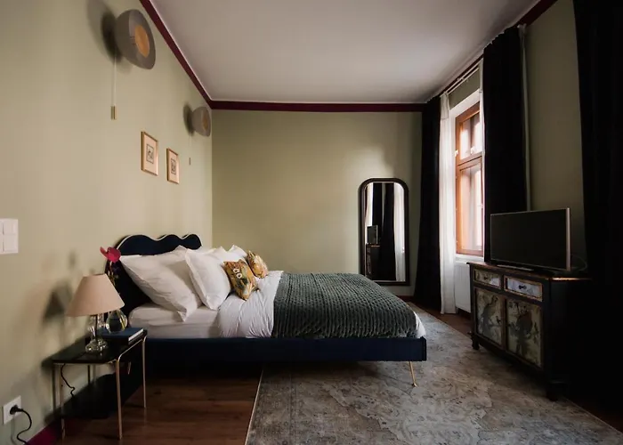 Готель типу "ліжко та сніданок" Oak House - Boutique Near Meidling Station