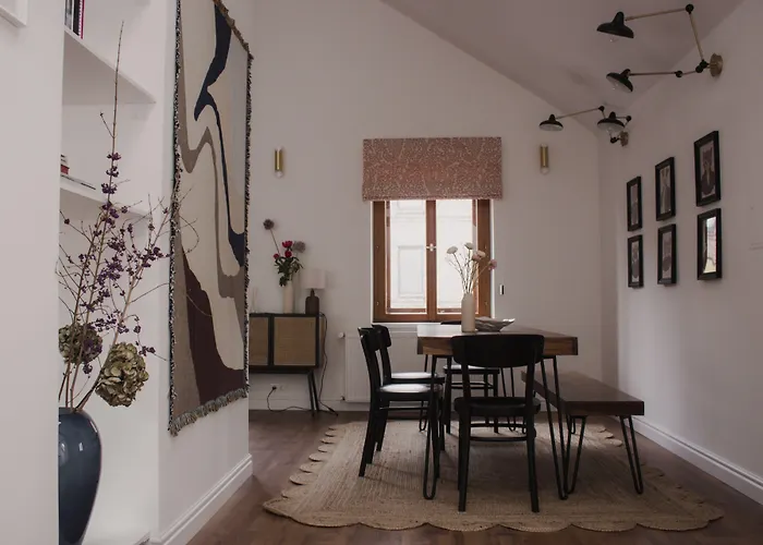 Oak House - Boutique Near Meidling Station Готель типу "ліжко та сніданок"
