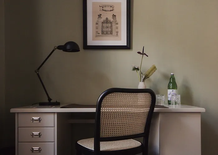 Готель типу "ліжко та сніданок" Oak House - Boutique Near Meidling Station Відень
