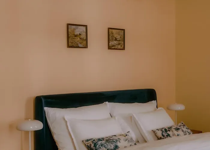 Oak House - Boutique Near Meidling Station 民宿 4*