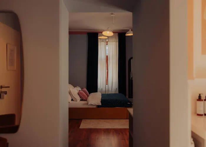 Готель типу "ліжко та сніданок" Oak House - Boutique Near Meidling Station 4*