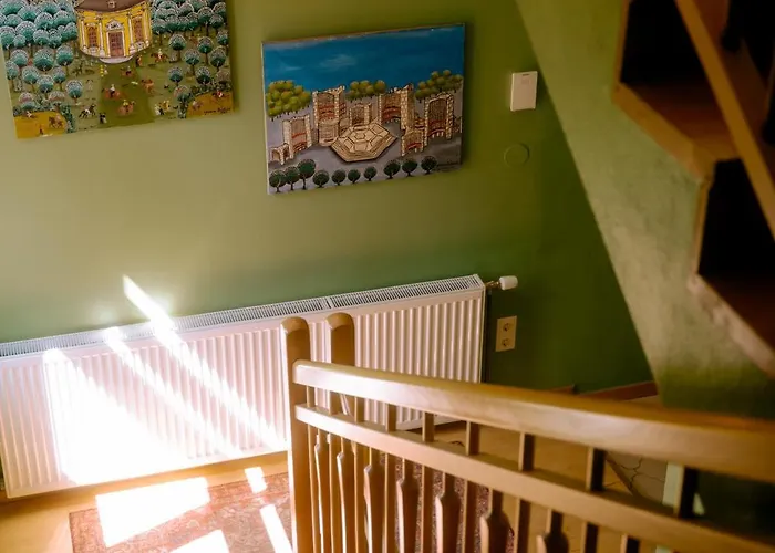 Oak House - Boutique Near Meidling Station 4*