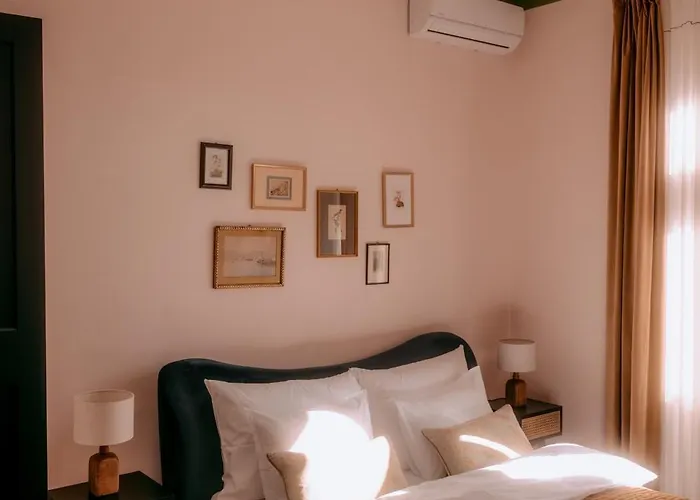 Oak House - Boutique Near Meidling Station 4*