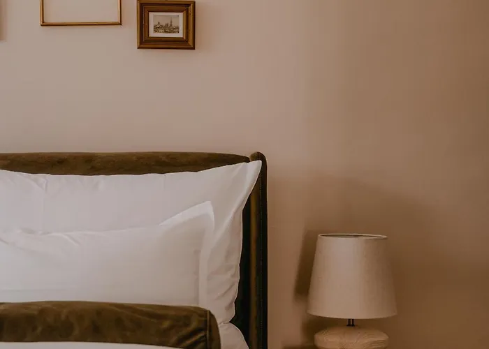 Oak House - Boutique Near Meidling Station 4*