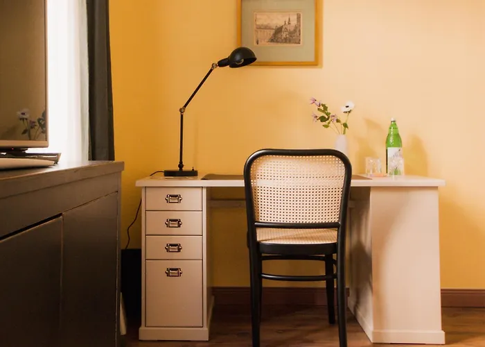 Oak House - Boutique Near Meidling Station 民宿 4*
