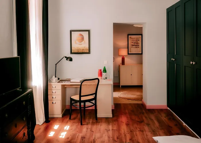 Oak House - Boutique Near Meidling Station 4*